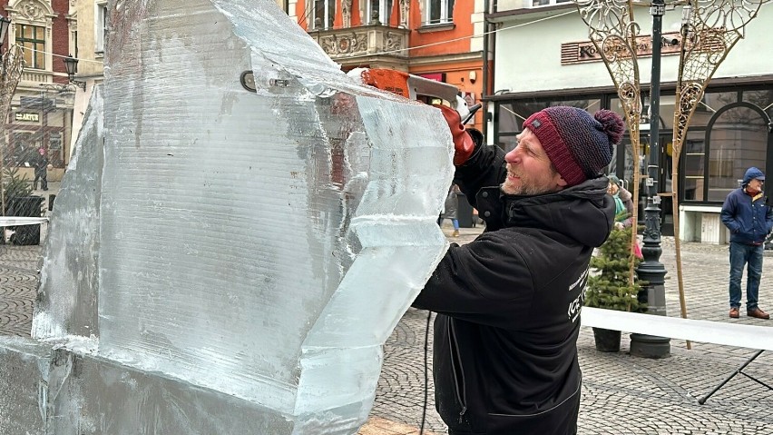 Pan Michał zdradził, że do rzeźbienia w lodzie używa nie...