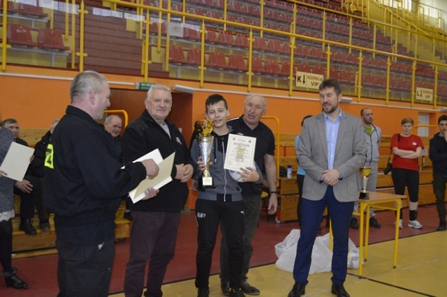 Turniej siatkówki drużyn OSP rozegrano w Opatówku