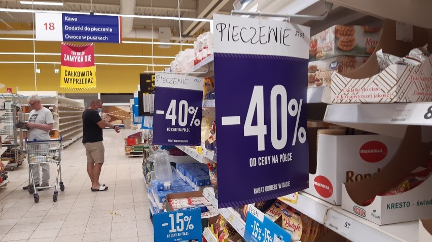 Tesco w Gliwicach zamyka się. W sklepie jest...