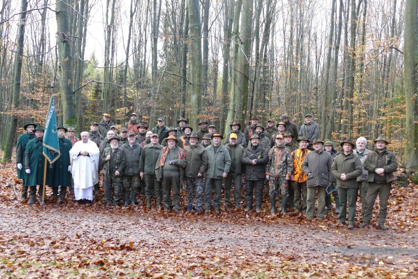 Obchody 60 - lecia powstania Koła Łowieckiego Nr 1 "Daniel" w Lipce odbyły się zgodnie z tradycją na łowach w leśnictwie Potulice