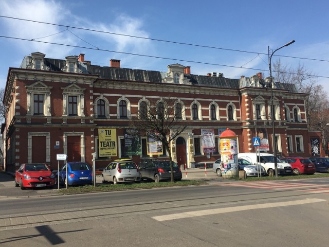 Teren przy MCK zmieni się w mały park. Prace mają zakończyć się do listopada.
Zobacz kolejne zdjęcia. Przesuwaj zdjęcia w prawo - naciśnij strzałkę lub przycisk NASTĘPNE