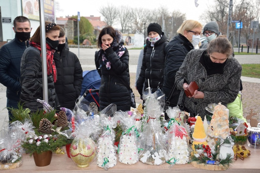 Relacja z mini-kiermaszu świątecznego w Żninie na rzecz...