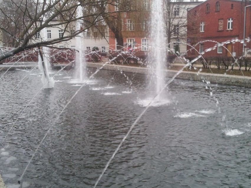 Oblodzona fontanna w Wejherowie