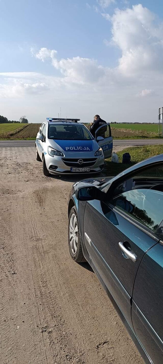 Kobieta chodziła po domach, prosiła albo o jedzenie,...