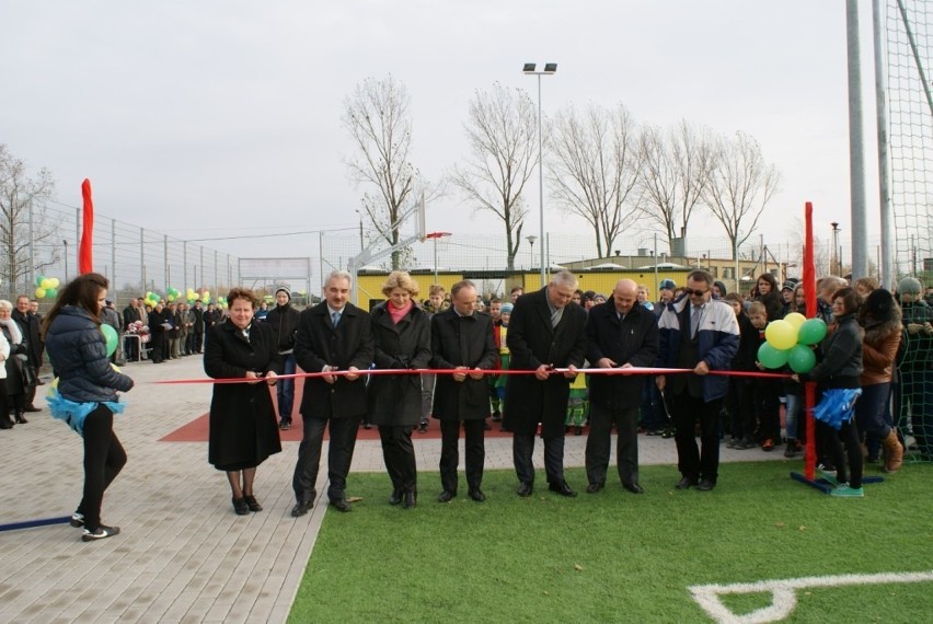 W Piotrowie otwarto kompleks sportowy w ramach programu Moje Boisko Orlik 2012. ZDJĘCIA