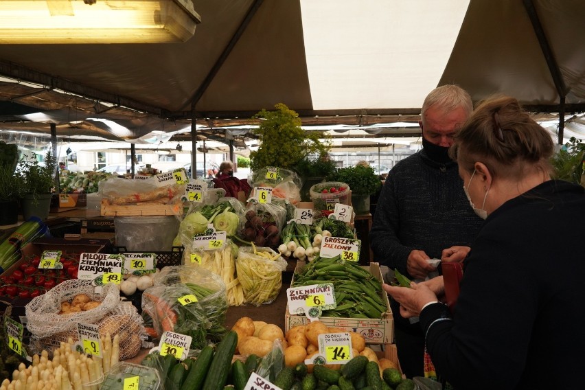 Trochę lepiej prezentują się ceny ziemniaków – 6 zł/kg,...