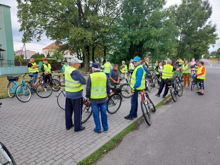 Powiat kaliski. Cykliści wzięli udział w rajdzie trzech gmin. ZDJĘCIA