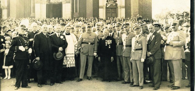 Spotkanie gen. Józefa Hallera prawdopodobnie z mieszkańcami Zagłębia i Śląska. Zdjęcie pochodzi z jednego ze zjazdów Związku Hallerczyków