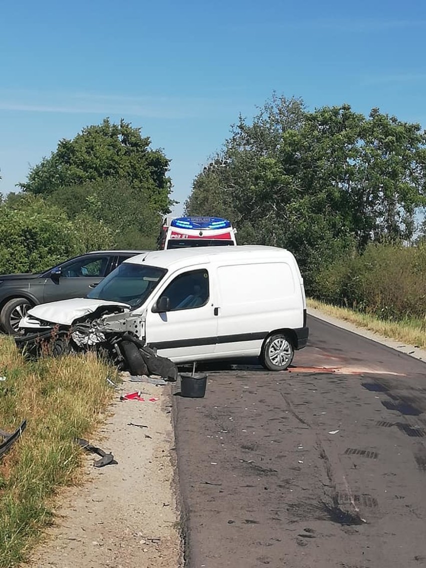 Czołowe zderzenie na trasie Raszków - Szczurawice