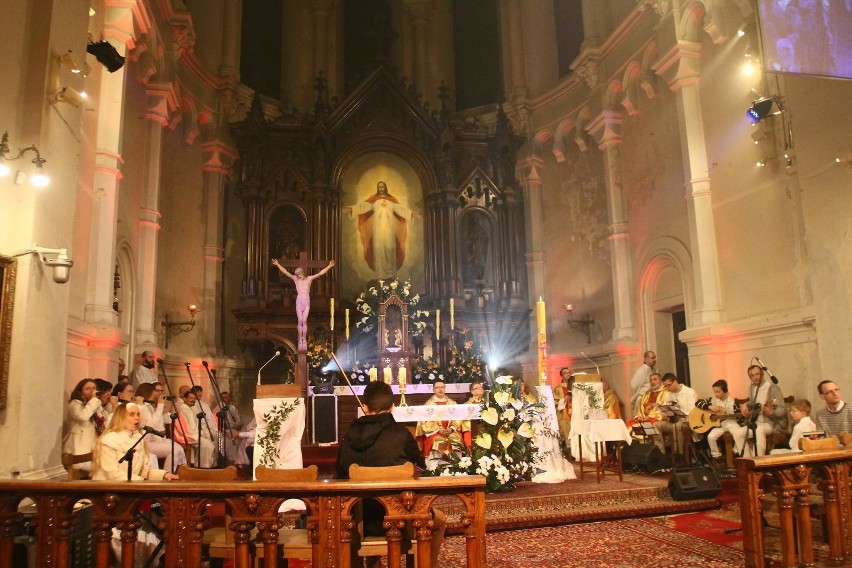 Wigilia Paschalna w kościele Ojców Jezuitów w Łodzi