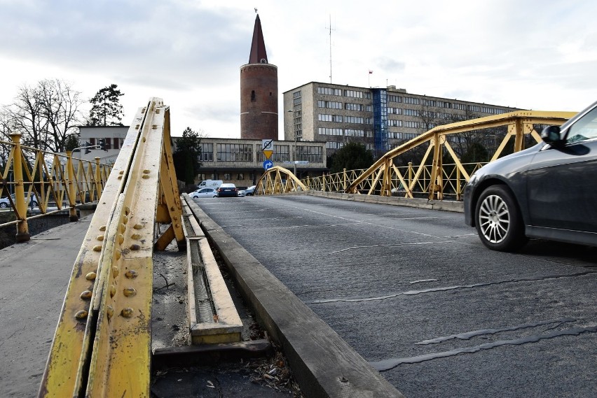 Miasto chce umożliwić autobusom MZK jazdę przez plac...