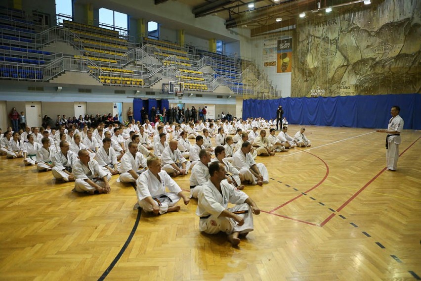 Tarnów: Wręczenie pasów karate i certyfikatów na stopnie mistrzowskie [ZDJĘCIA]
