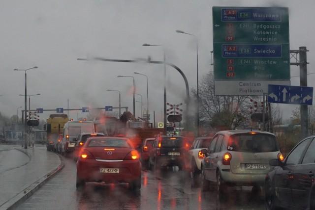 Ogromne korki w Poznaniu. Autobusy mają duże opóźnienia