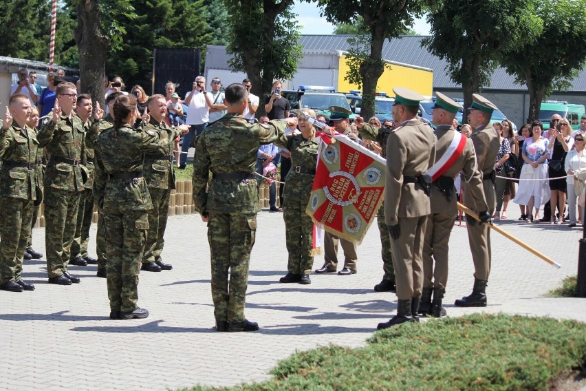 25 nowych funkcjonariuszy złożyło ślubowanie w Bieszczadzkim...