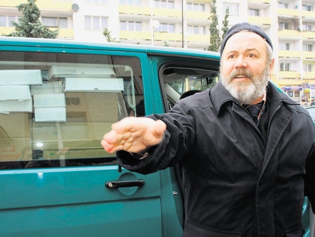 Marek Krawczyński, przebywając na urlopie, może dorobić 9,5 tys. zł brutto miesięcznie