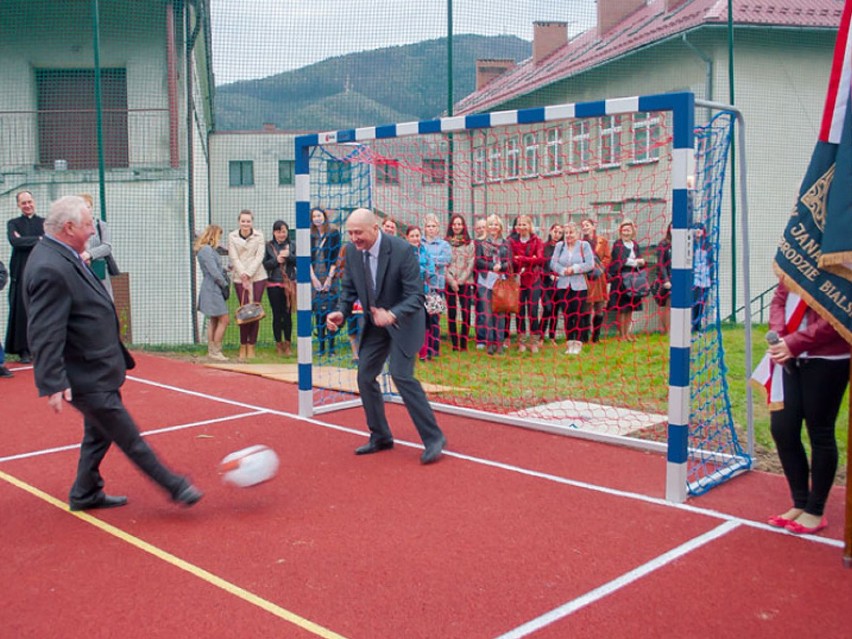 Międzybrodzie Bialskie: Otwarcie boiska sportowego [ZDJĘCIA]