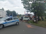 Groźny wypadek w Jastrzębiu. Dwa auta zderzyły się na skrzyżowaniu ul. Rybnickiej, Gagarina i Pochwacie. Do szpitala trafił 77-latek