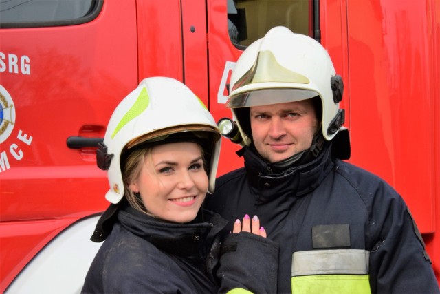 Karolina Obiała rywalizuje w plebiscycie dziewczyny i żony strażaków, a Michał Stanny - walczy o tytuł Strażaka Roku