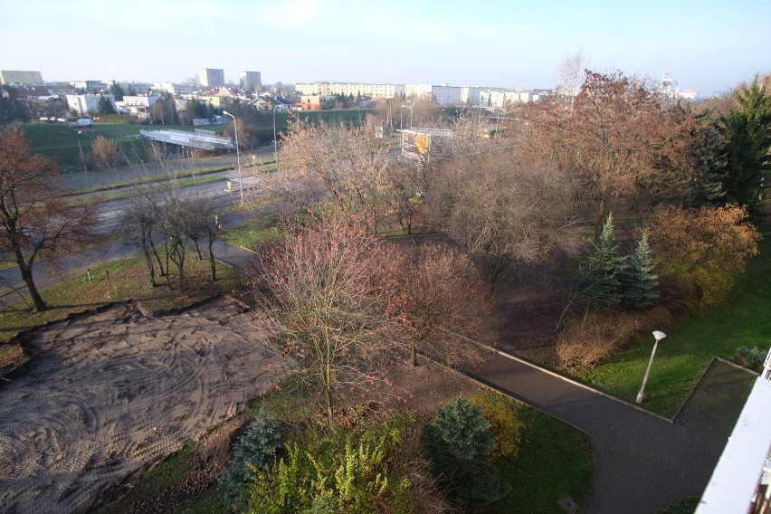 Zamiast dorodnych lip, na osiedlu będzie parking