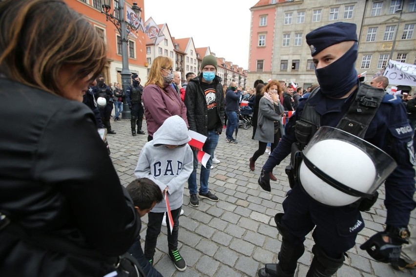 W środę, 24 lutego, rząd ogłosi decyzję w sprawie obostrzeń....