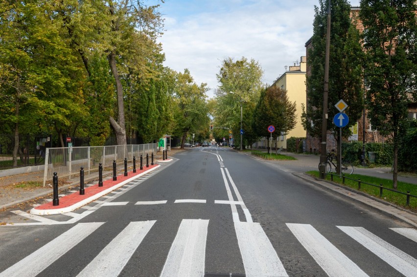 ZDM zapowiada remont ulicy Odyńca na Mokotowie. Od pół wieku to ulica "zastępcza". Rozwiązać problemy miała rozbudowa Racławickiej