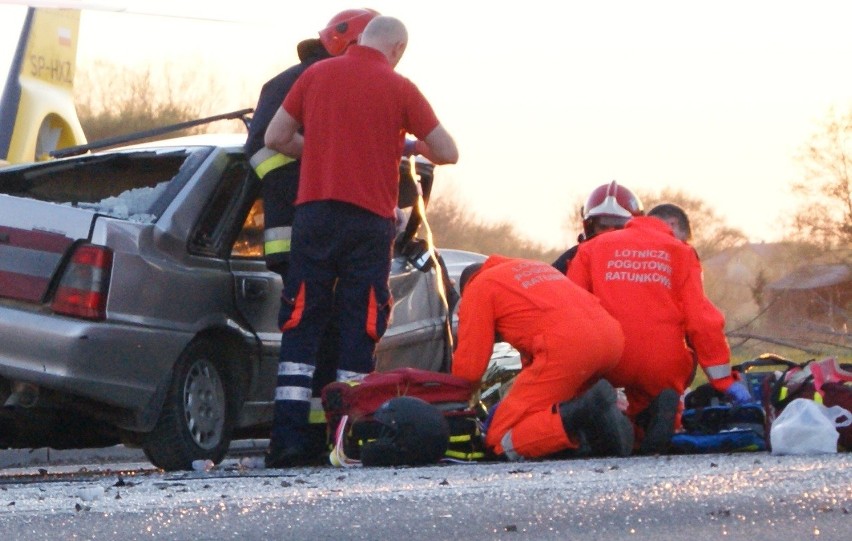 Motocykl uderzył w poloneza. Zginęły dwie osoby