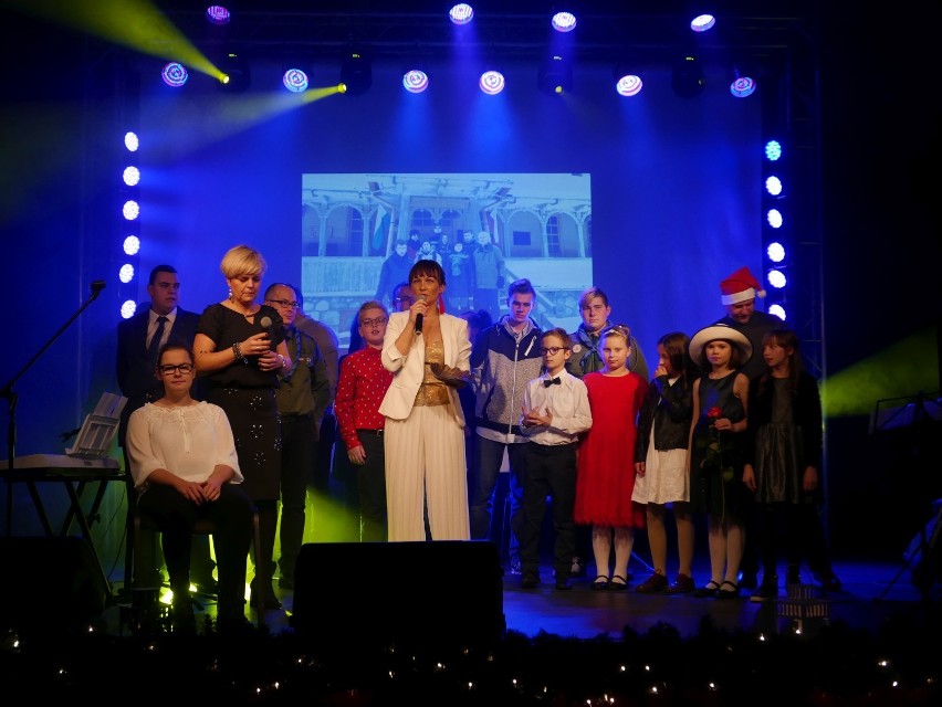  III Mikołajkowy Koncert Charytatywny "Betlejemskie Światło Pokoju" w Żninie [zdjęcia, wideo] 