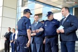 Nowy radiowóz dla komendy policji w Lublińcu ZDJĘCIA Hybrydowa toyota corolla trafiła do komisariatu w Woźnikach