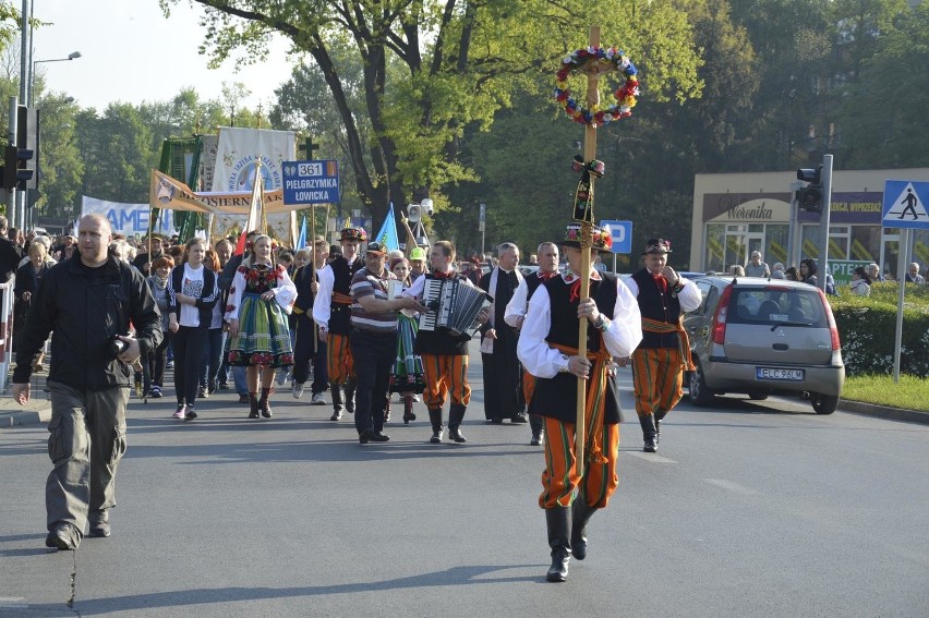 Pątnicza jaskółka wyleciała z Łowicza na Jasną Górę po raz 361 (Zdjęcia)