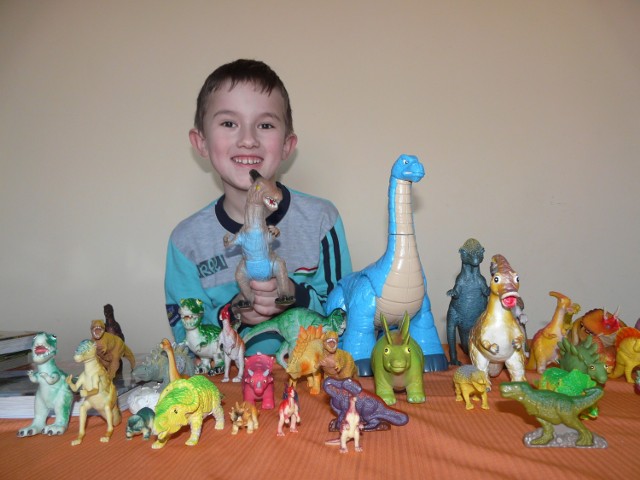 Siedmioletni Kamil Świętczak w SP w Broszkach wygłosił wykład o dinozaurach
