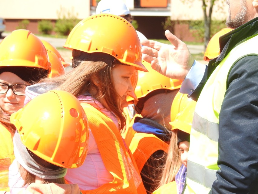 Spotkanie z dziećmi poświęcone bezpieczeństwu w budownictwie (zdjęcia, wideo)
