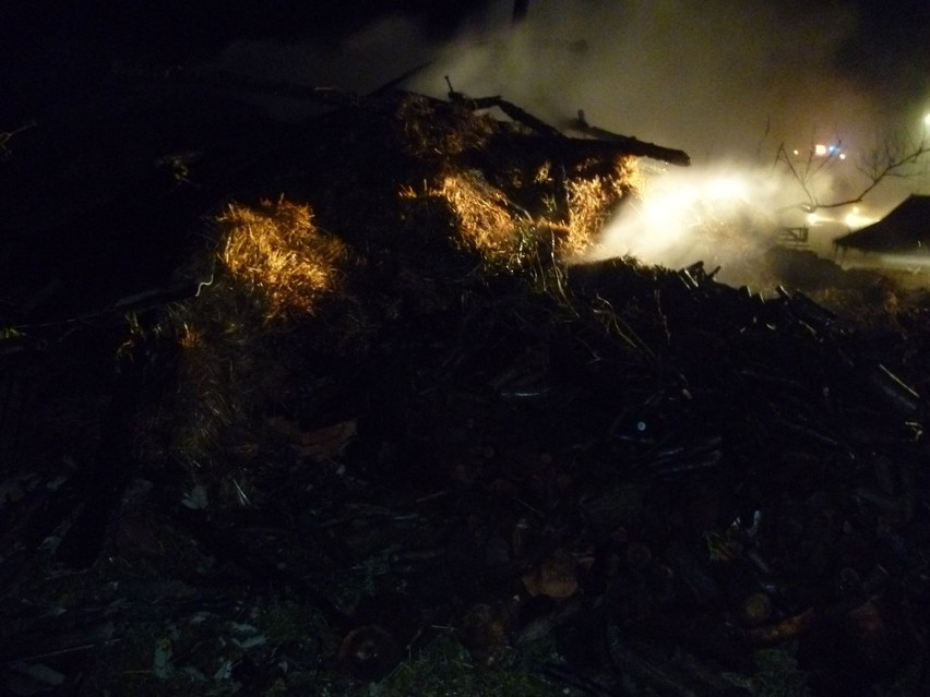 W Lubocześnicy po uderzeniu pioruna spłonęła stodoła
