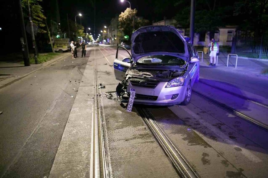 Pościg policji za pijanym kierowcą. Wypadek na Rzgowskiej