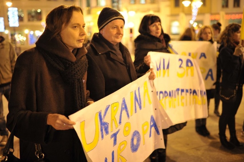 Euromajdan w Sopocie po raz drugi. Tym razem Ukraińców wspierały dziesiątki osób [ZDJĘCIA]