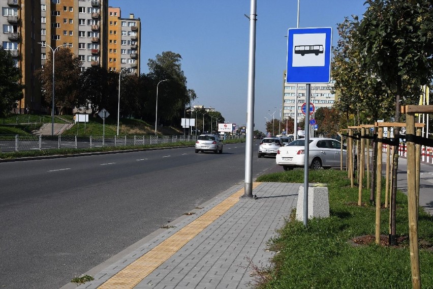 Nowe przystanki w Kielcach są gotowe od od kilku miesięcy a autobusy nie zatrzymują się na nich [FOTO]