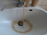 Brudna woda w Lędzinach: Na osiedlu Ziemowit woda nie nadaje się do picia