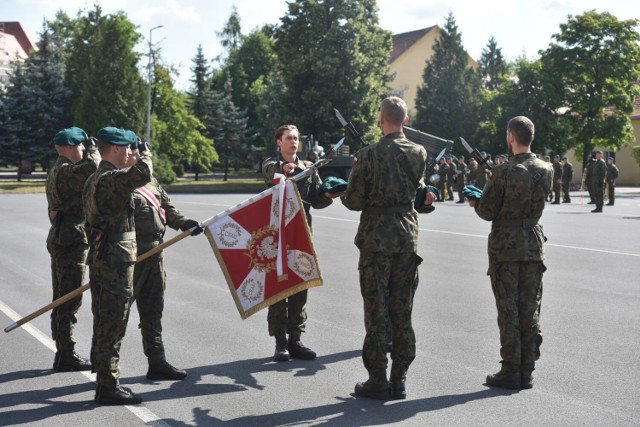 Szkolenie „Trenuj jak żołnierz” zakończyło się złożeniem przysięgi wojskowej w Centrum Szkolenia Artylerii i Uzbrojenia i wejściem ochotników do rezerwy pasywnej