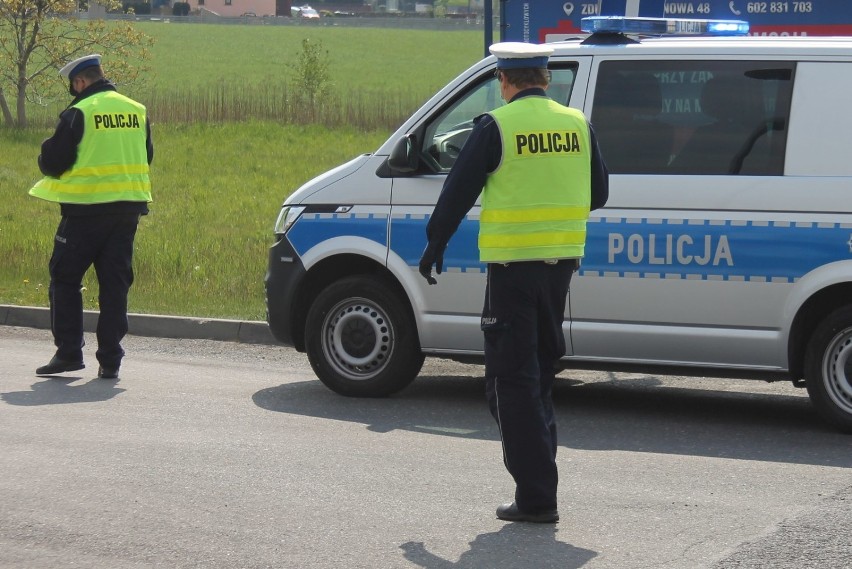 Praca policjanta w czasie epidemii. "Nie, że my nic nie robimy. My normalnie pracujemy" [ZDJĘCIA]