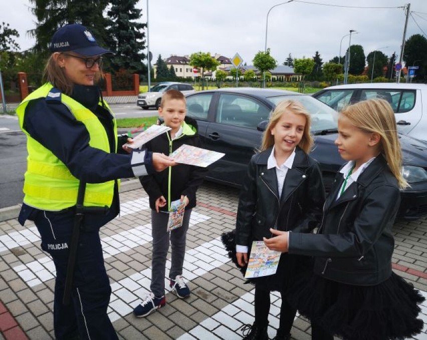 Bezpieczna droga do szkoły. Kaliscy policjanci przypominali o zasadach bezpieczeństwa 