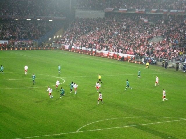 Na stadionie przy ulicy Bułgarskiej zjawiło się ponad 41 tysięcy kibic&oacute;w, by dopingować reprezentację Polski. Fot. Judyta Rykowska