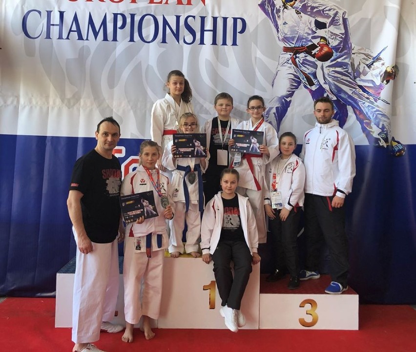 Karatecy z UKS Shodana pokazali klasę w Rumunii