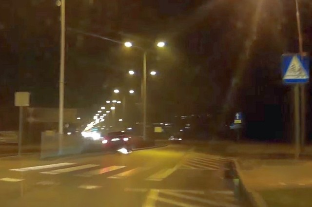 "Szybki i wściekły" kierowca BMW w Suwałkach nie opanował auta i wypadł z jezdni