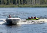 Gorące lato z motorowodniakami nad sokólskim zalewem. To był weekend pełen wodnych atrakcji (wideo)