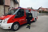 Strażacy z gminy Klucze w walce z pandemią koronawirusa. Pomagają dowozić osoby starsze i niepełnosprawne na szczepienia [ZDJĘCIA]
