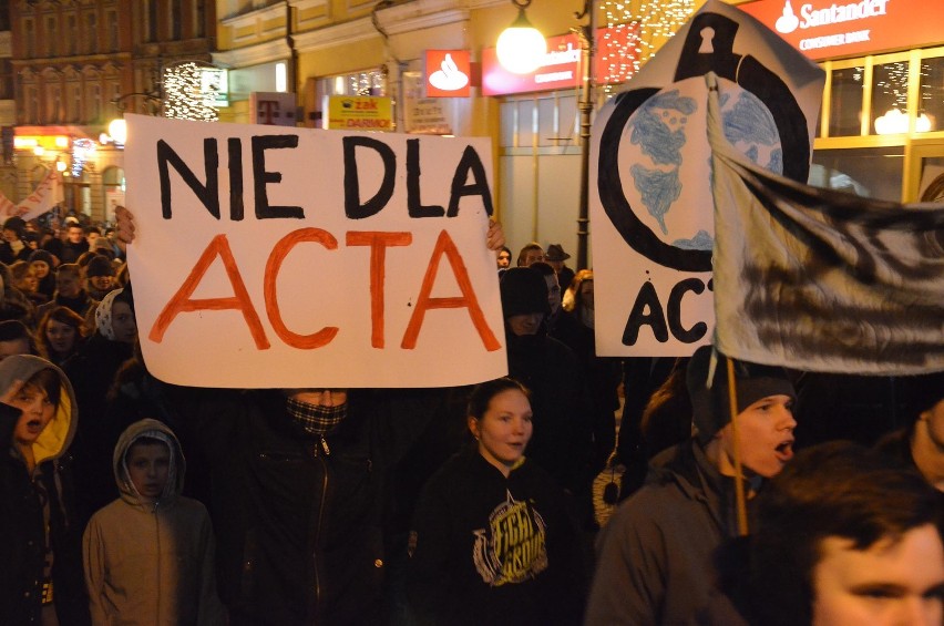 Protest legniczan przeciw ACTA (ZDJĘCIA)