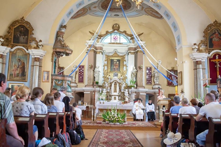 Piesza Poznańska Pielgrzymka na Jasną Górę gościła w Sanktuarium w Lutyni