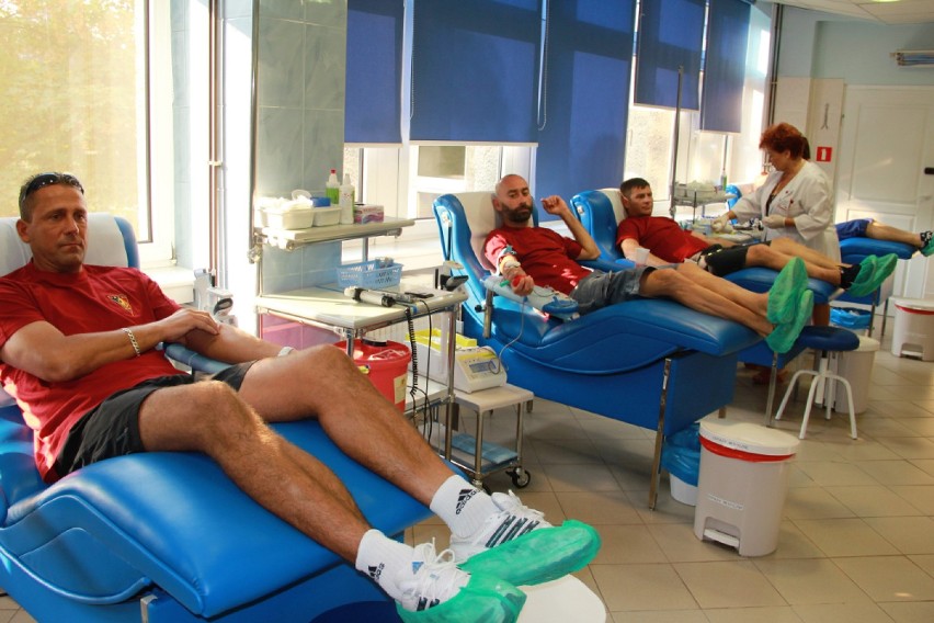 Portowcy oddali krew dla chorego kolegi. Ty też możesz pomóc! 