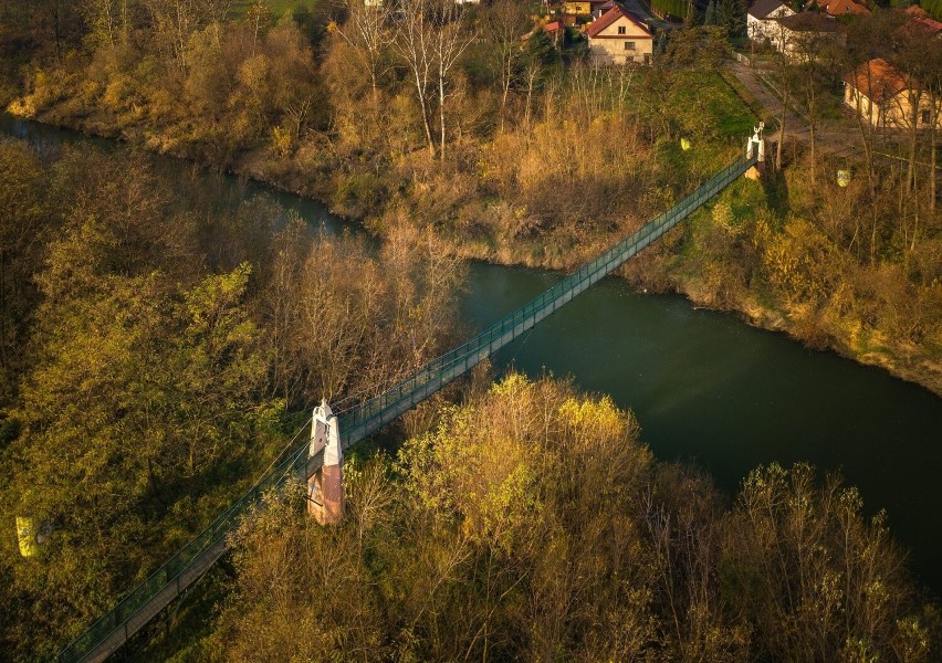 Mosty wiszące na Rabie w powiecie bocheńskim to idealny...
