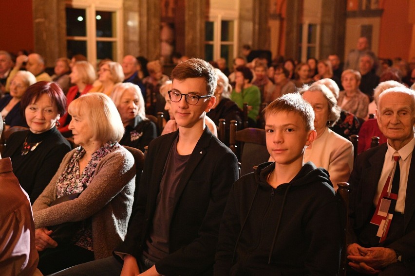 Koncert operowy w Wojewódzkim Domu Kultury w Kielcach. Wystąpili młodzi artyści 