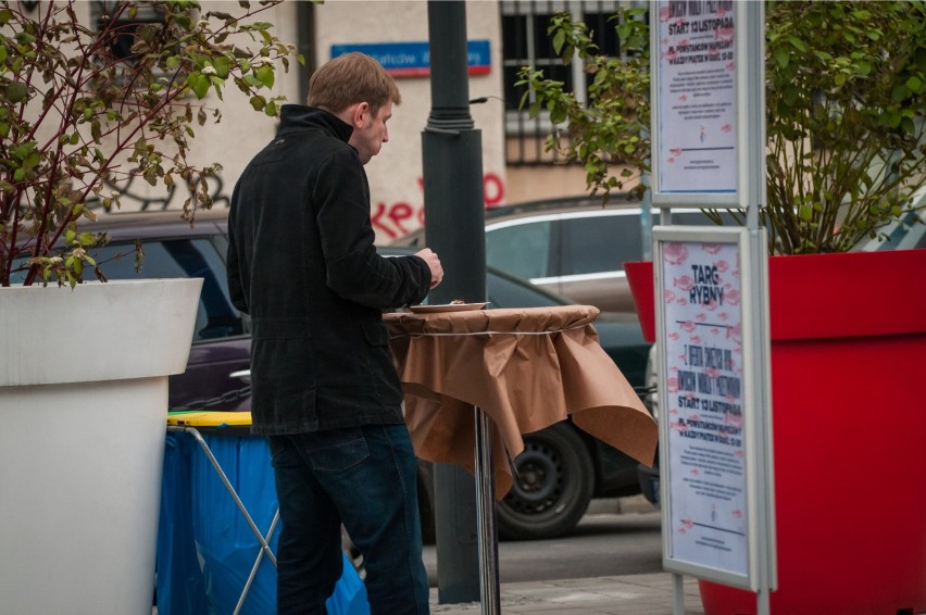 Targ rybny, Warszawa. Na placu Powstańców Warszawy pojawią...